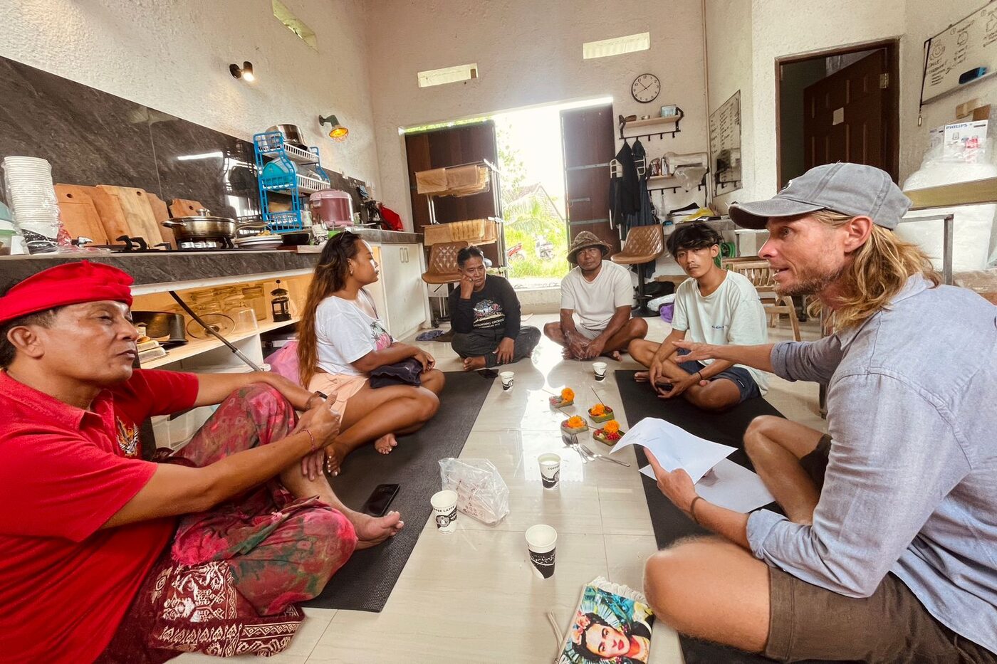 Jonas in strategy meeting with local seaweed farmers in Nusa Lembongan